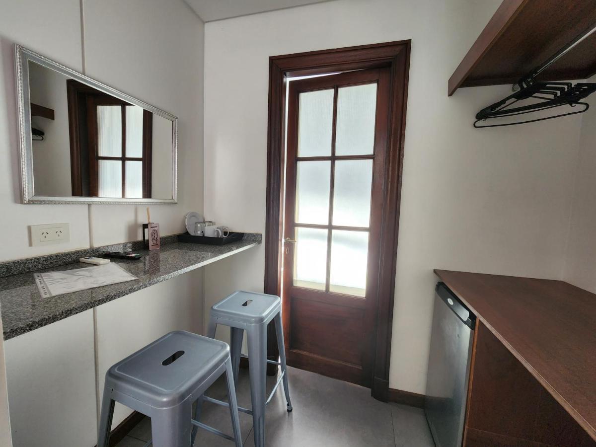 Habitaciones En Suite Balcarce Buenos Aires Extérieur photo